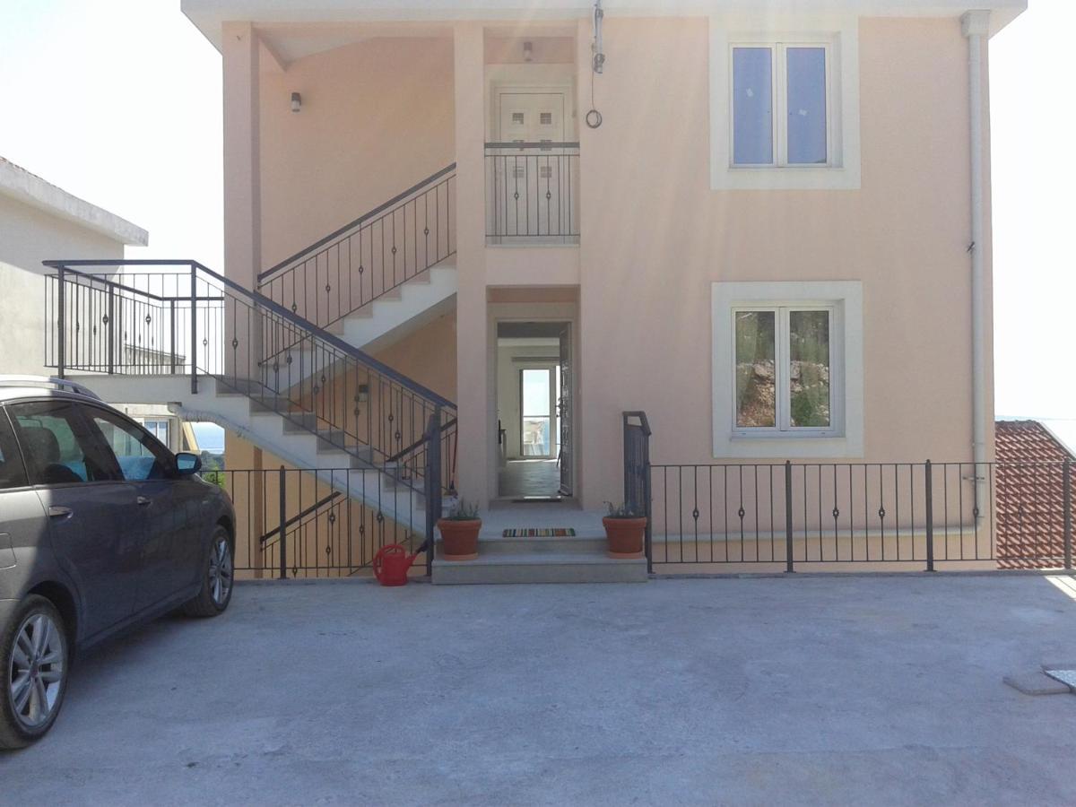 Apartments Odiva 루시티차 외부 사진